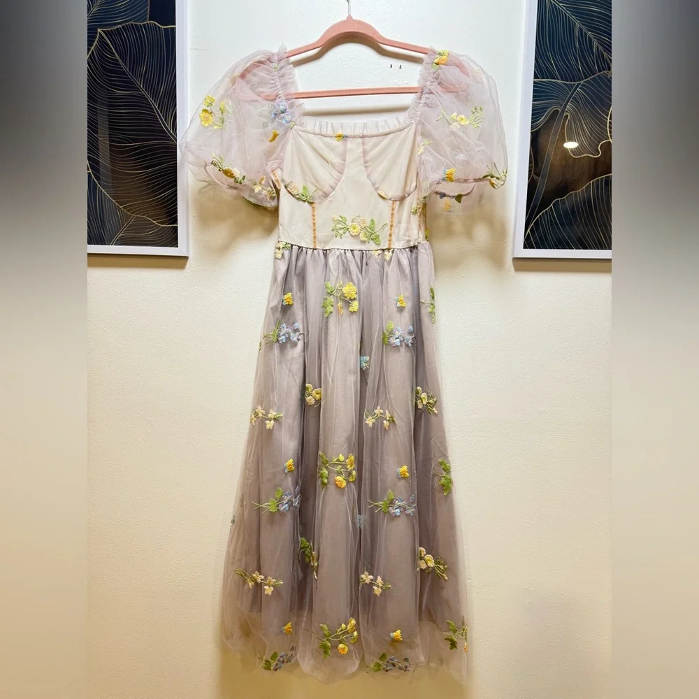 Lilac floral embroidered dress. - Picture 6 of 6